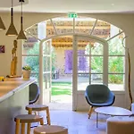 Hotel & Restaurant De Charme - La Begude Saint-pierre 4*
