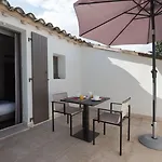 Hotel & Restaurant De Charme - La Begude Saint-pierre Vers-Pont-du-Gard