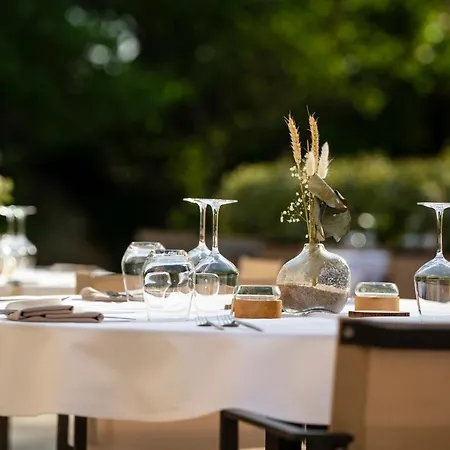 & Restaurant De Charme - La Begude Saint-pierre فندق 4*