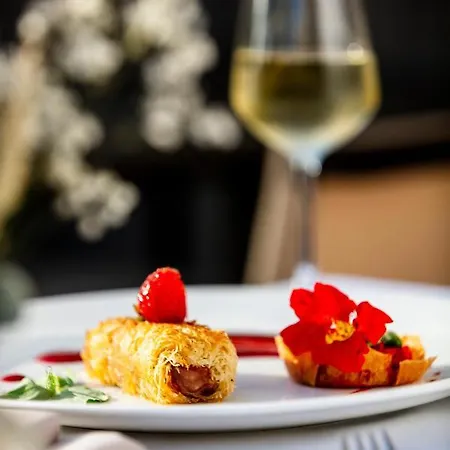 Отель & Restaurant De Charme - La Begude Saint-pierre