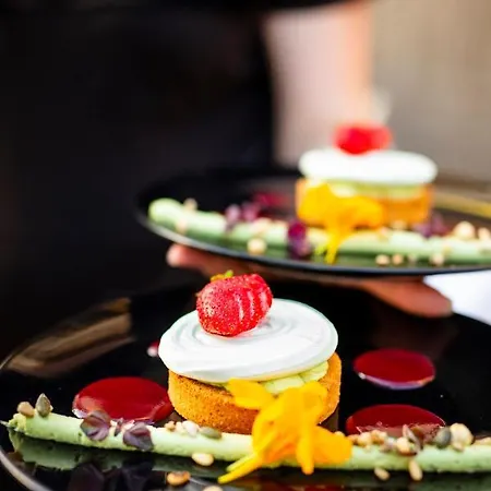 & Restaurant De Charme - La Begude Saint-pierre Отель Вер-Пон-дю-Гар