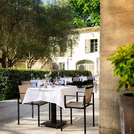 & Restaurant De Charme - La Begude Saint-pierre 4* Вер-Пон-дю-Гар
