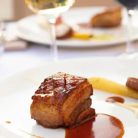 Отель & Restaurant De Charme - La Begude Saint-pierre Вер-Пон-дю-Гар