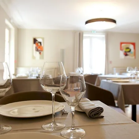 & Restaurant De Charme - La Begude Saint-pierre Вер-Пон-дю-Гар
